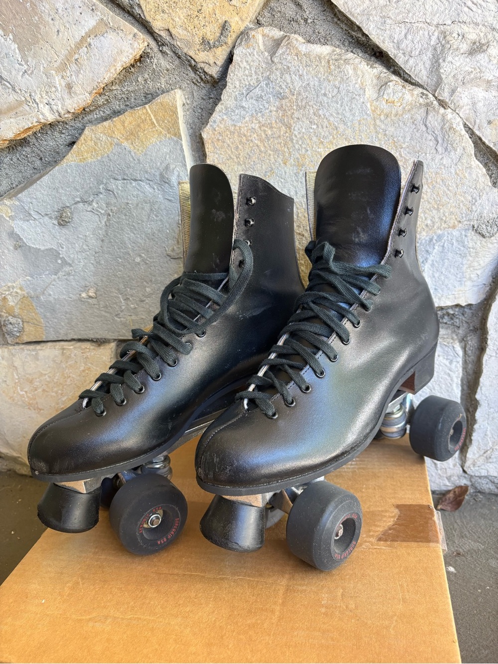 Vintage Riedell Redwing Minnesota Black Leather Men’s Roller Skates 55066